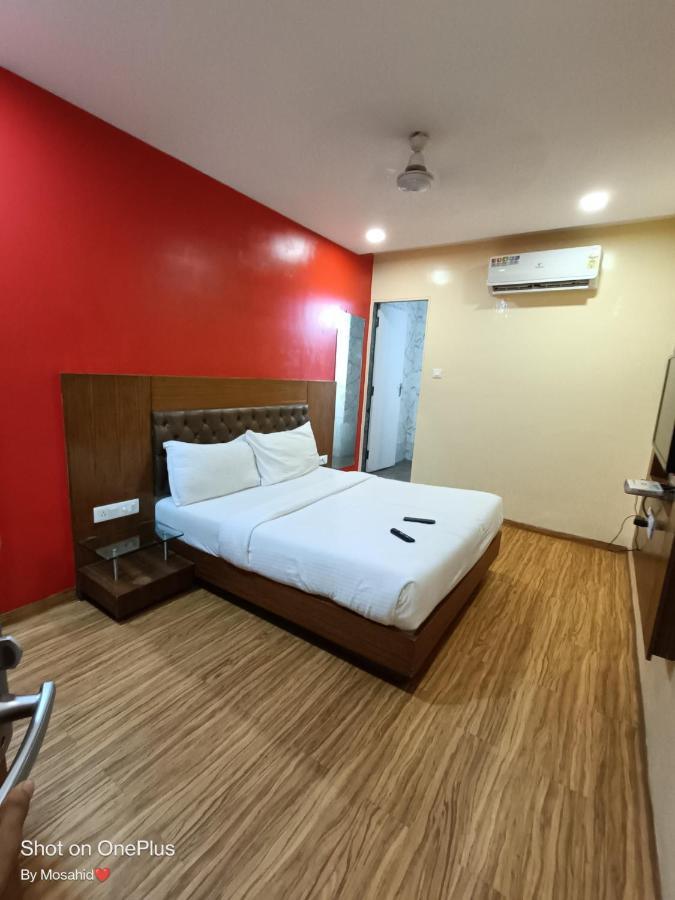 Hotel A Suites Mumbai Exterior foto