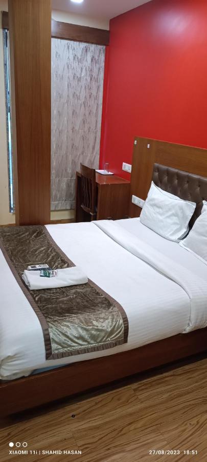 Hotel A Suites Mumbai Exterior foto